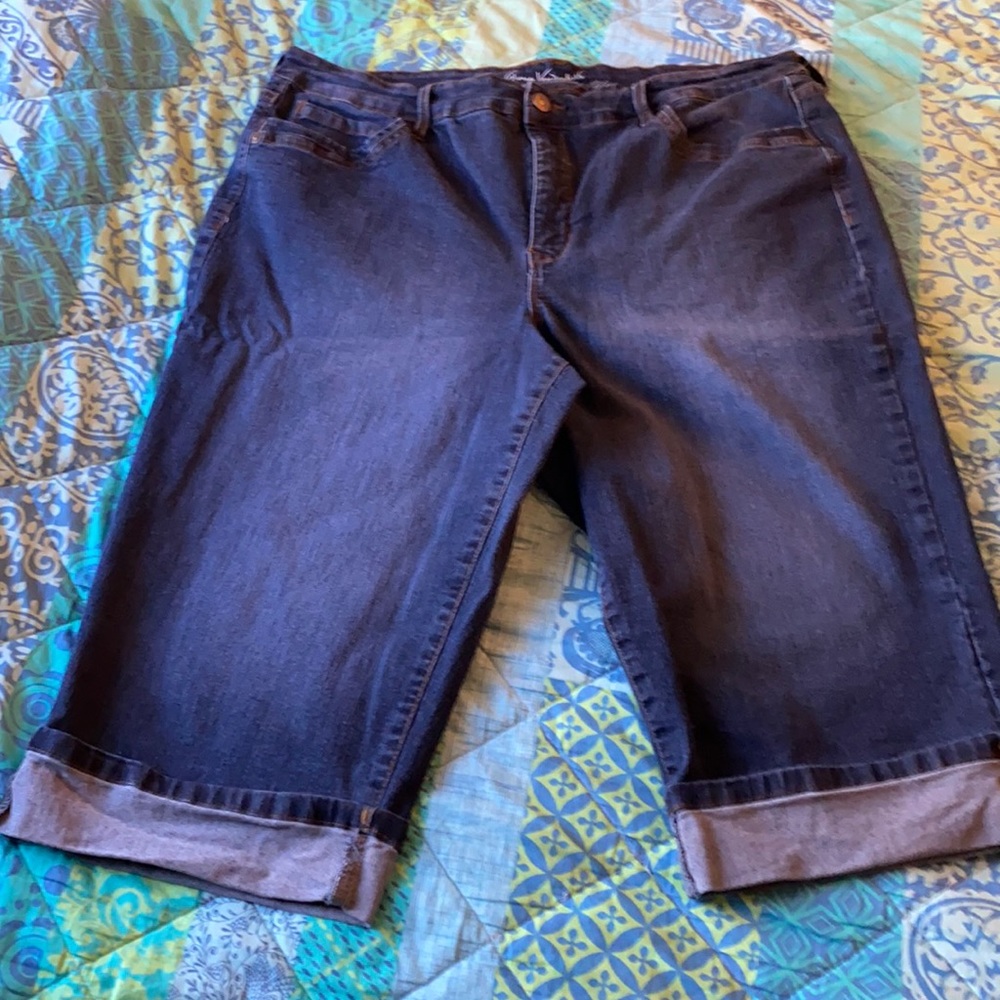 Capri/crop jeans. Stretch.